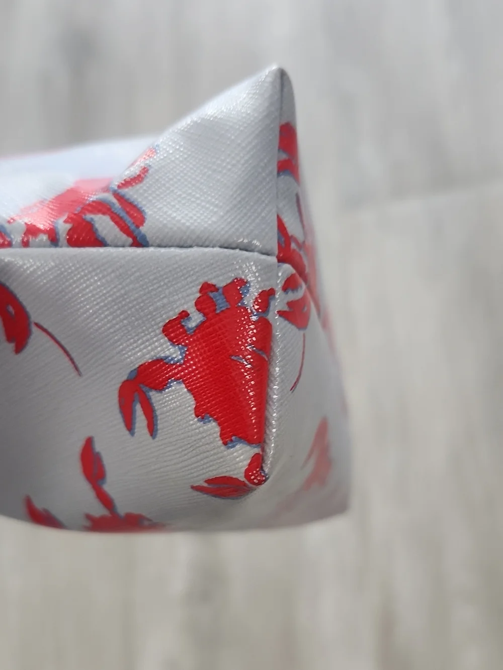 Kate Spade Shore Thing Briley Lobster cosmetic pouch
